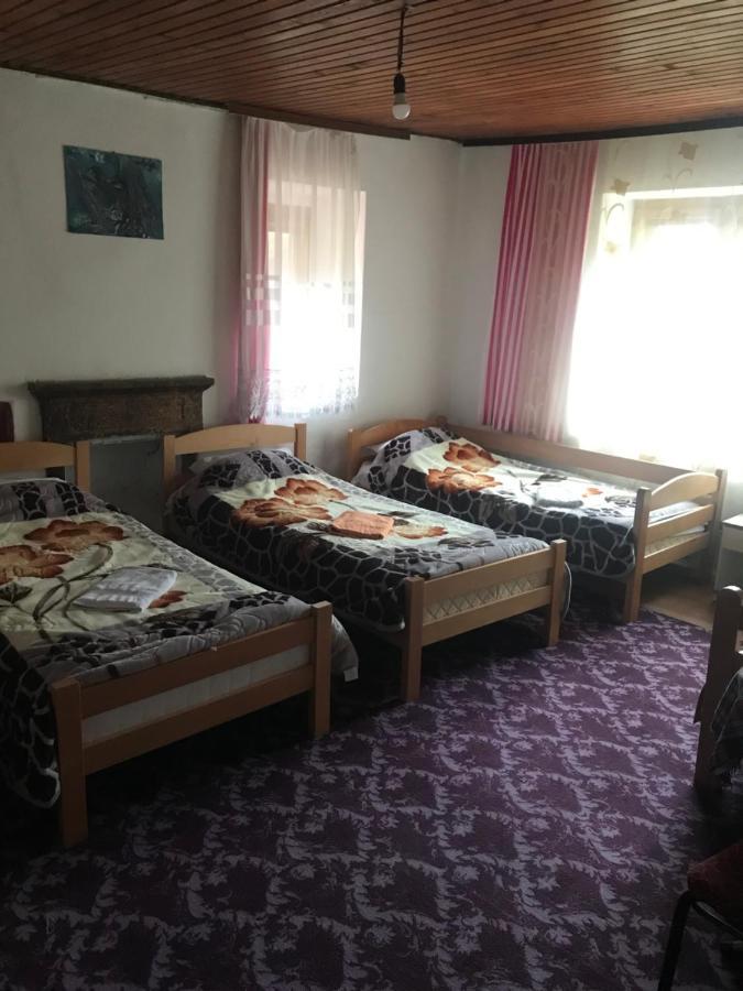 Guest House Ulaj Vusanje ภายนอก รูปภาพ