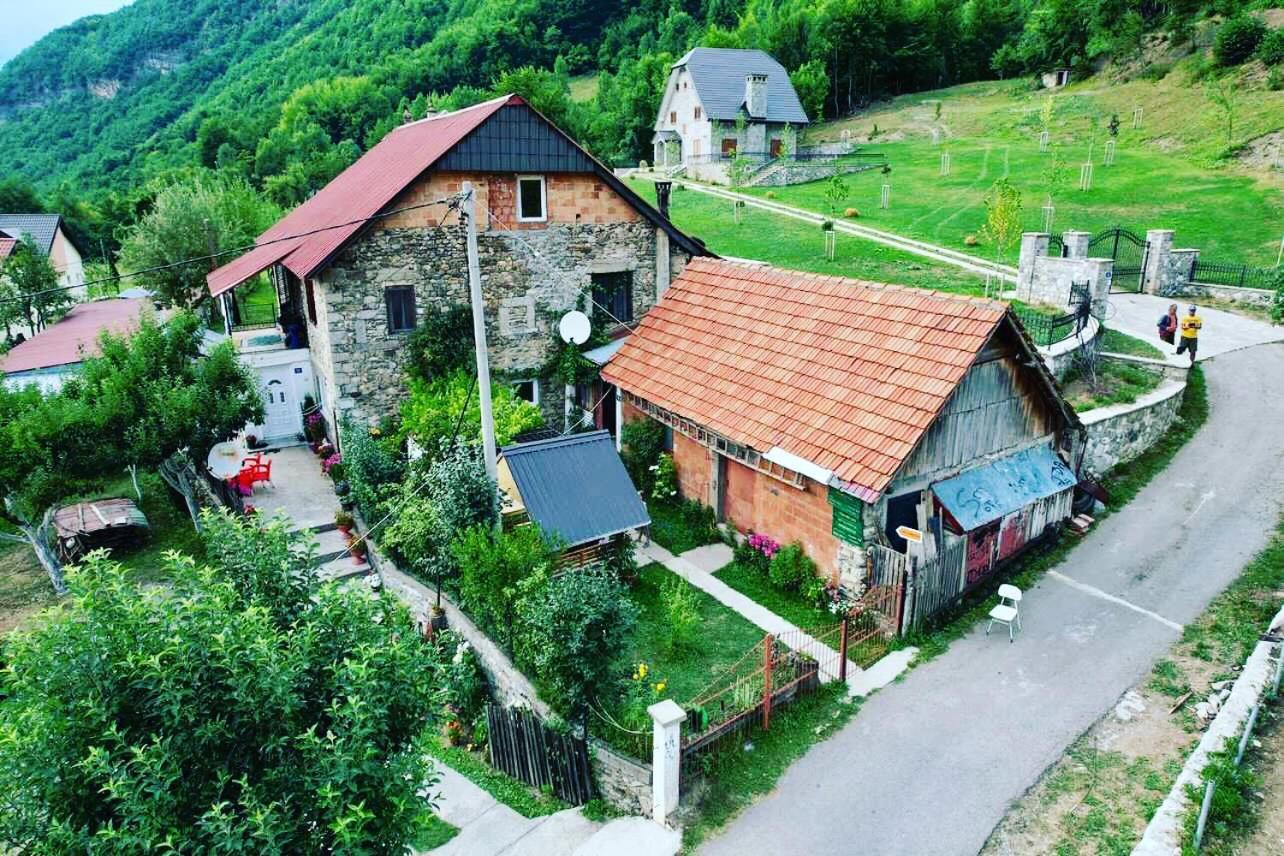Guest House Ulaj Vusanje ภายนอก รูปภาพ