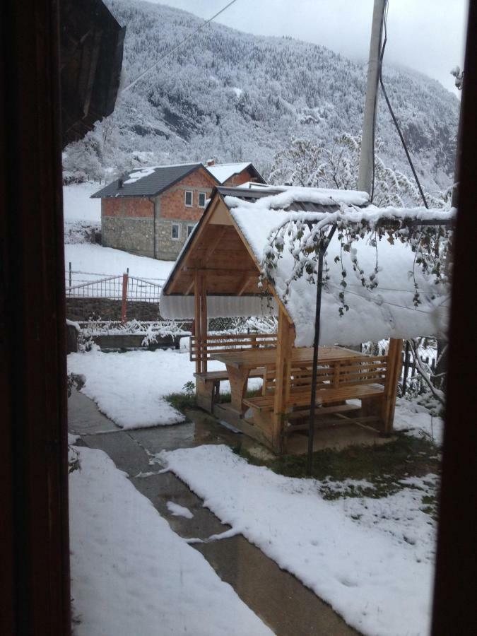 Guest House Ulaj Vusanje ภายนอก รูปภาพ